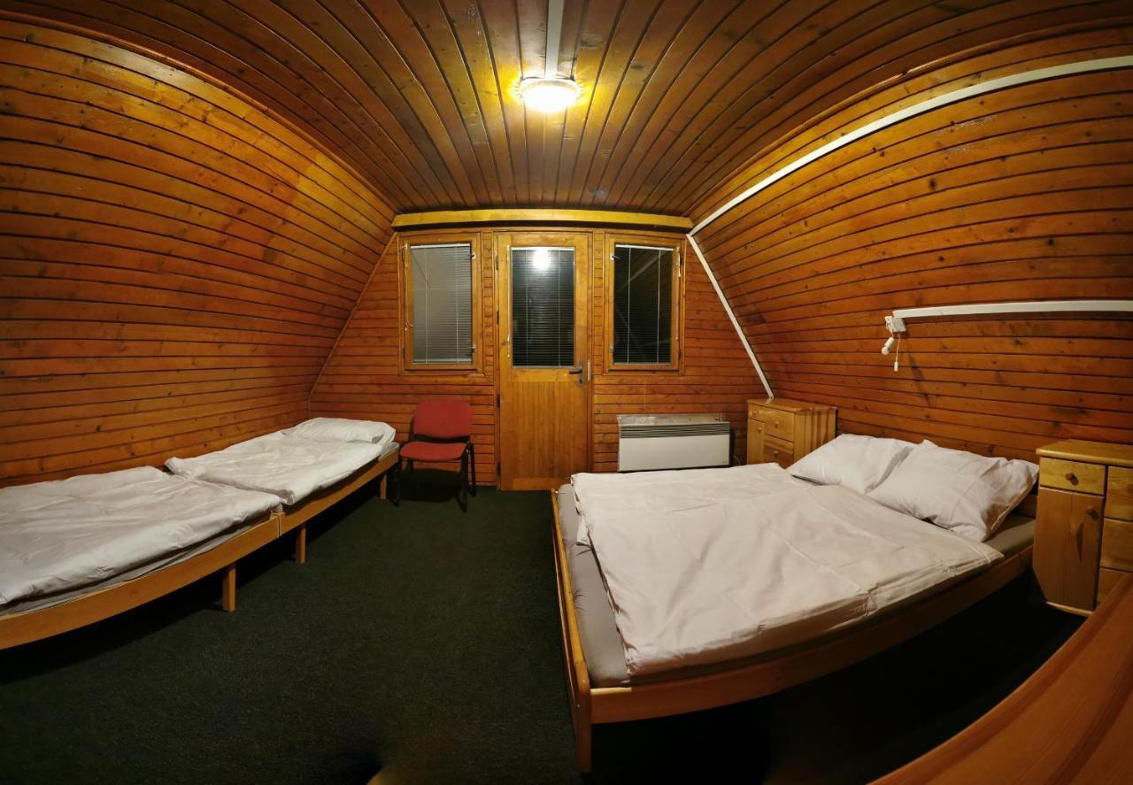 Chata pod májovou muldou Demänovská Dolina Esterno foto